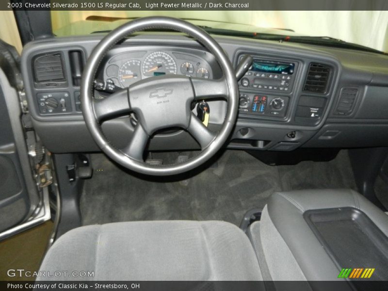Dashboard of 2003 Silverado 1500 LS Regular Cab
