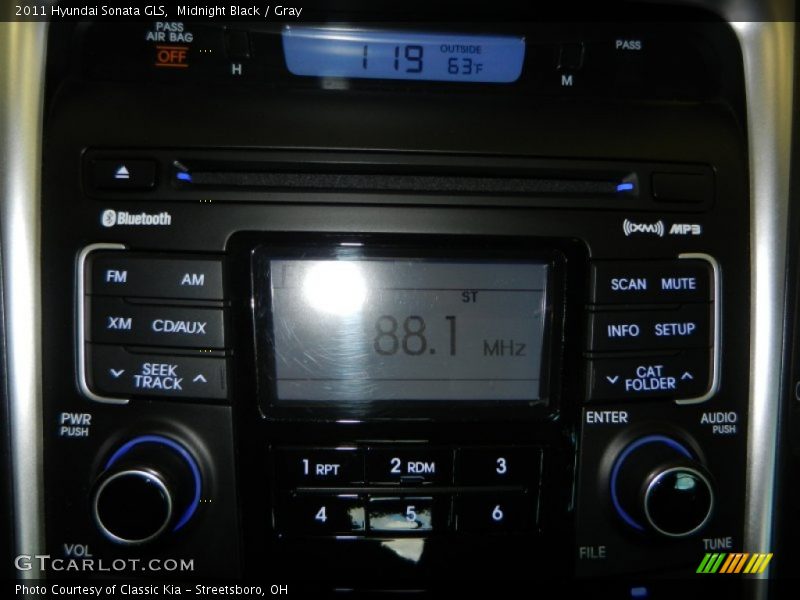 Midnight Black / Gray 2011 Hyundai Sonata GLS