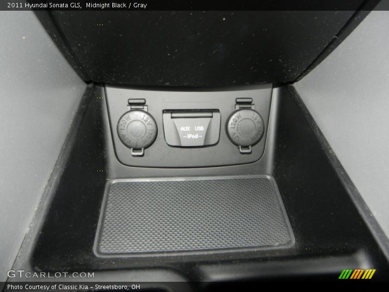 Midnight Black / Gray 2011 Hyundai Sonata GLS