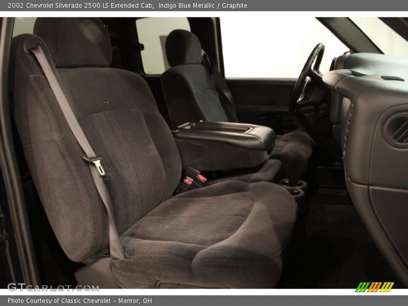 Indigo Blue Metallic / Graphite 2002 Chevrolet Silverado 2500 LS Extended Cab
