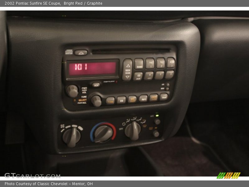 Bright Red / Graphite 2002 Pontiac Sunfire SE Coupe