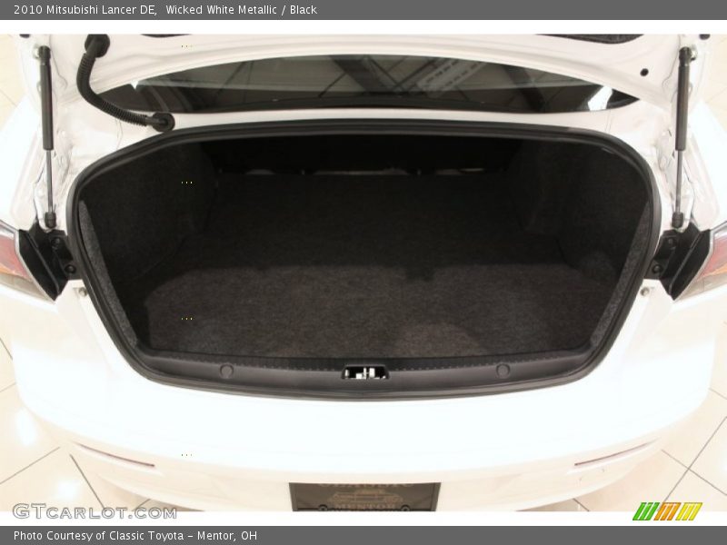 Wicked White Metallic / Black 2010 Mitsubishi Lancer DE