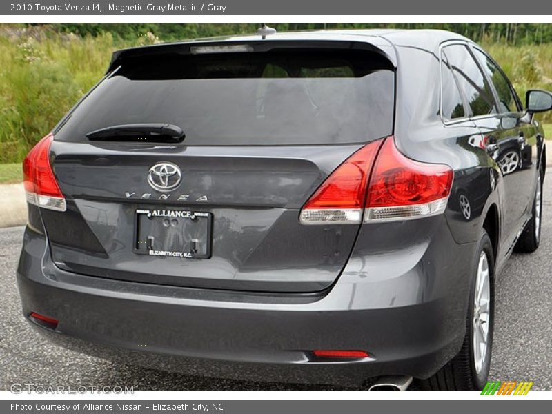 Magnetic Gray Metallic / Gray 2010 Toyota Venza I4