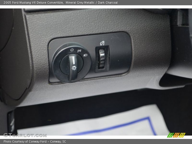 Mineral Grey Metallic / Dark Charcoal 2005 Ford Mustang V6 Deluxe Convertible
