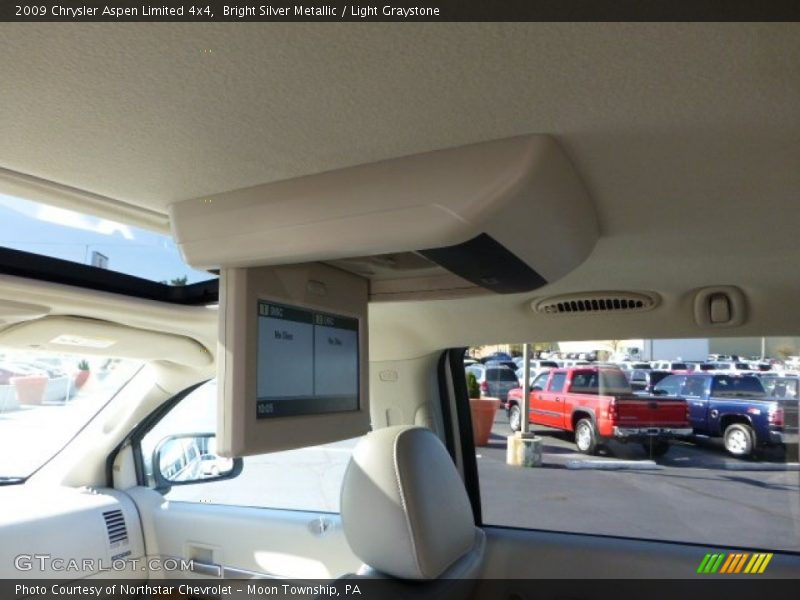 Bright Silver Metallic / Light Graystone 2009 Chrysler Aspen Limited 4x4