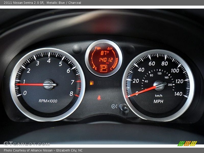  2011 Sentra 2.0 SR 2.0 SR Gauges