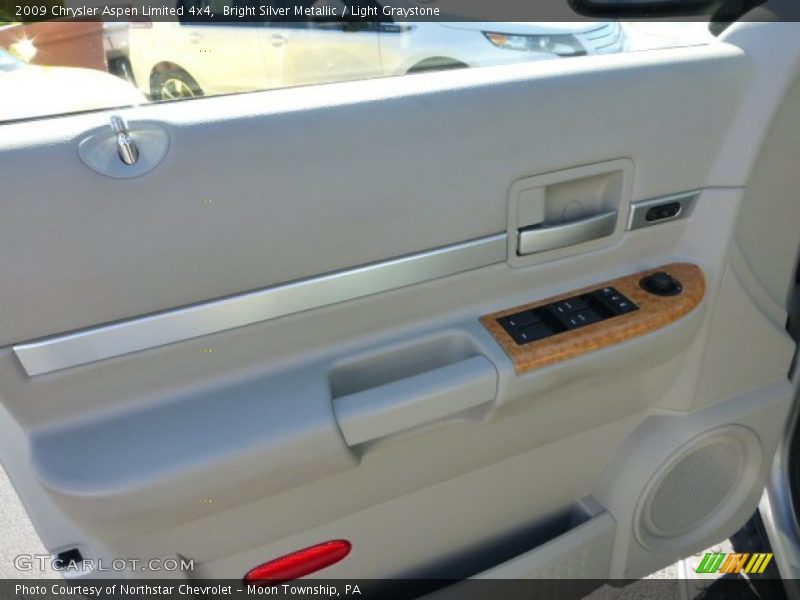 Bright Silver Metallic / Light Graystone 2009 Chrysler Aspen Limited 4x4