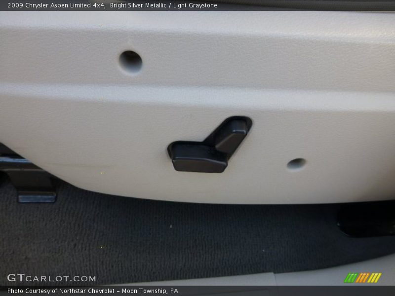 Bright Silver Metallic / Light Graystone 2009 Chrysler Aspen Limited 4x4