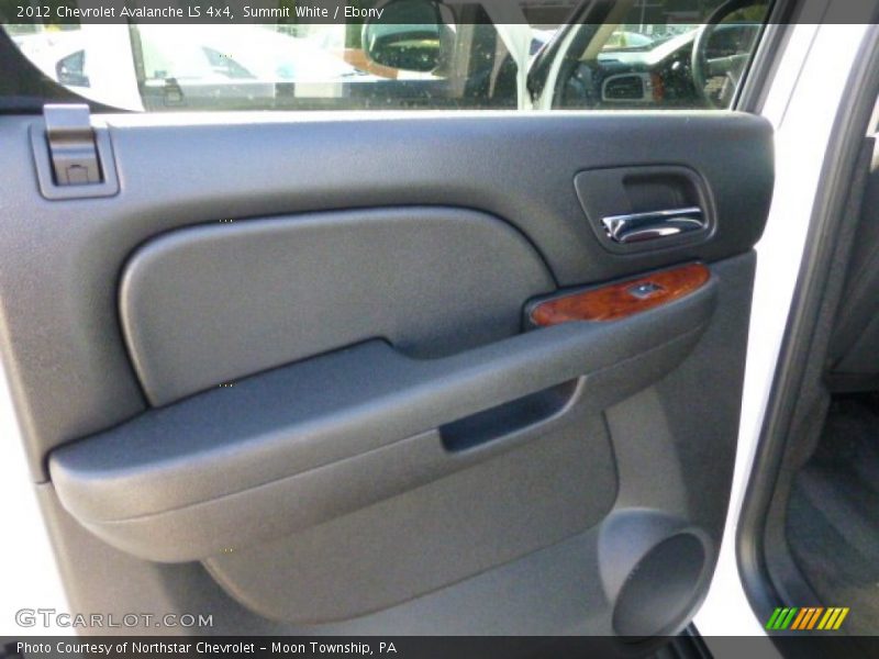 Summit White / Ebony 2012 Chevrolet Avalanche LS 4x4