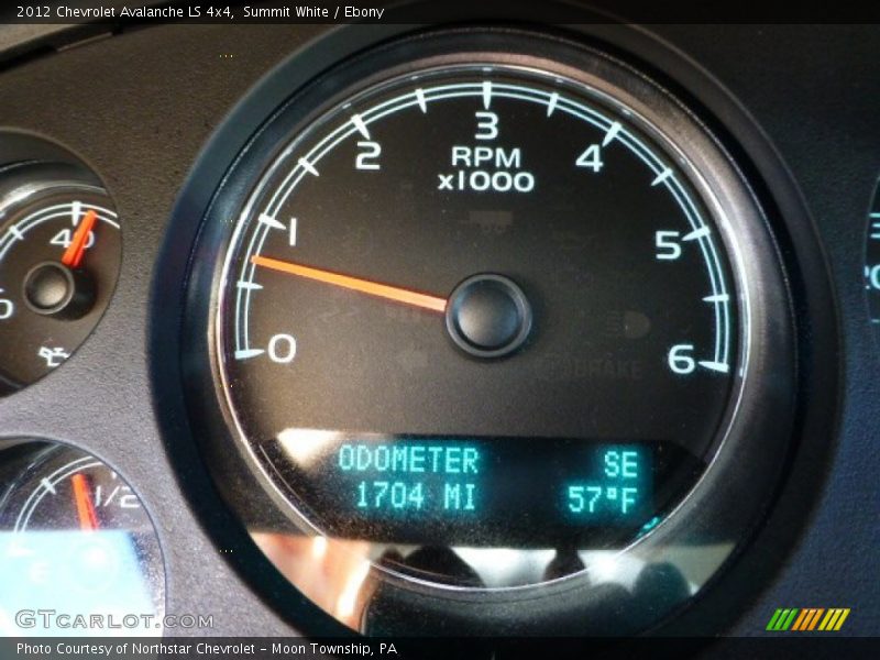 Summit White / Ebony 2012 Chevrolet Avalanche LS 4x4