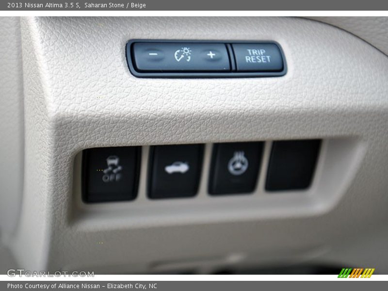 Saharan Stone / Beige 2013 Nissan Altima 3.5 S