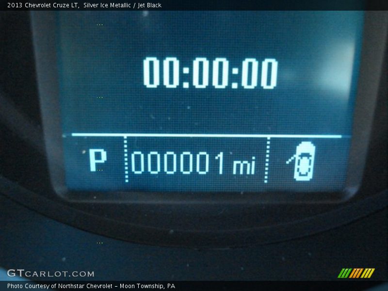 Silver Ice Metallic / Jet Black 2013 Chevrolet Cruze LT