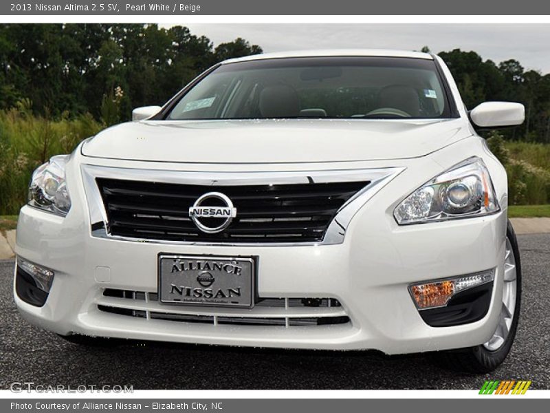 Pearl White / Beige 2013 Nissan Altima 2.5 SV