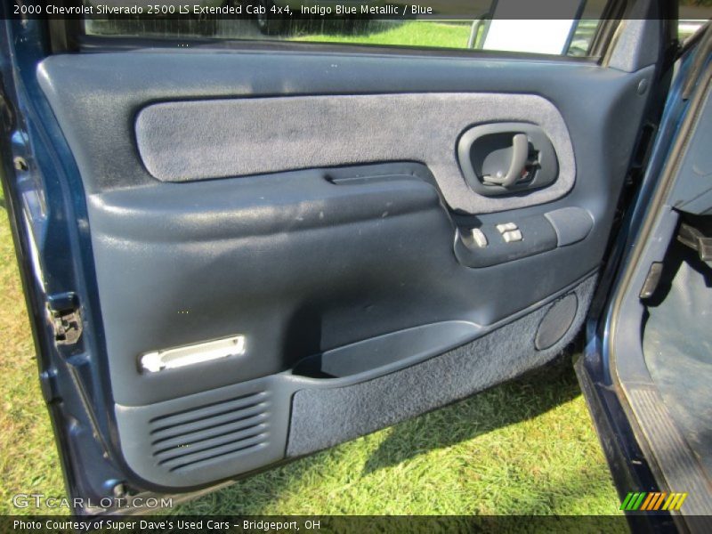 Door Panel of 2000 Silverado 2500 LS Extended Cab 4x4