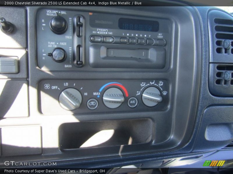 Controls of 2000 Silverado 2500 LS Extended Cab 4x4