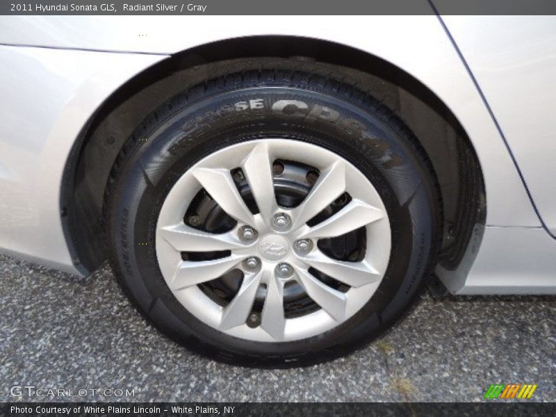 Radiant Silver / Gray 2011 Hyundai Sonata GLS