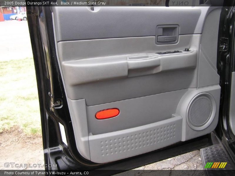 Black / Medium Slate Gray 2005 Dodge Durango SXT 4x4