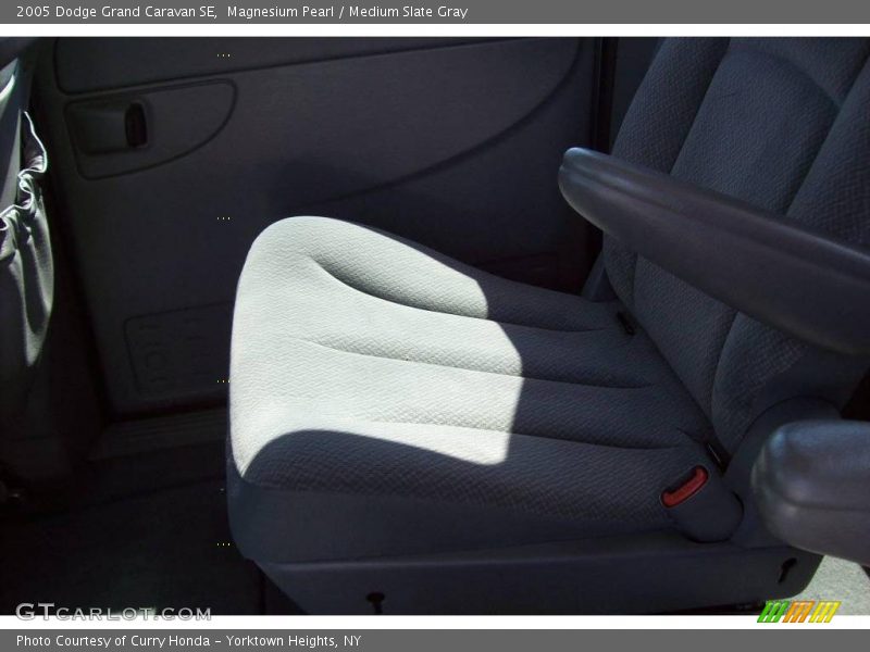 Magnesium Pearl / Medium Slate Gray 2005 Dodge Grand Caravan SE