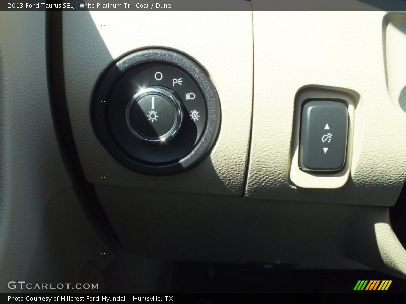 White Platinum Tri-Coat / Dune 2013 Ford Taurus SEL