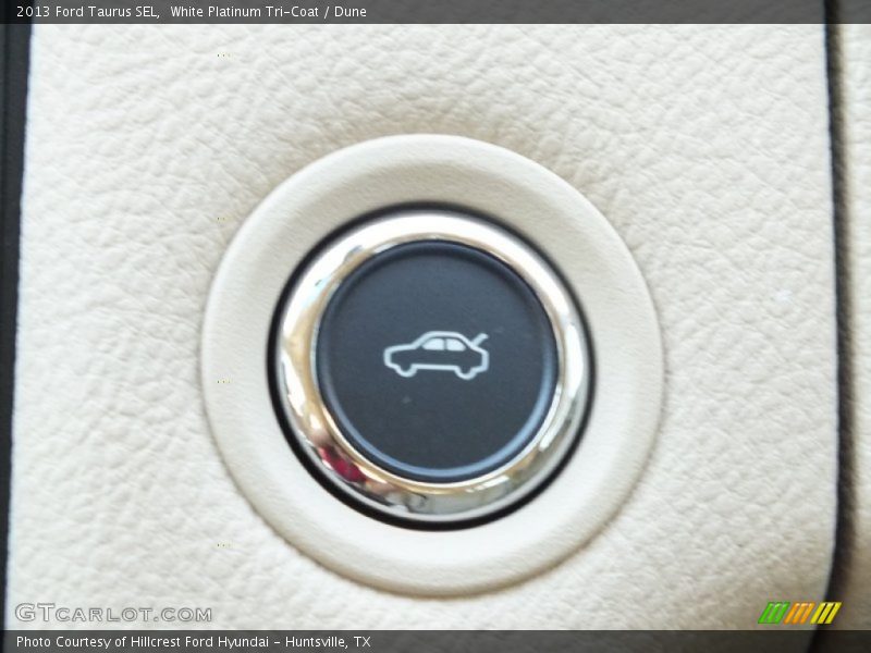 White Platinum Tri-Coat / Dune 2013 Ford Taurus SEL