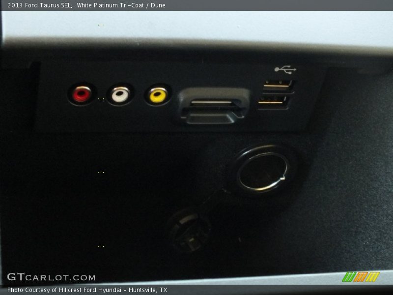 White Platinum Tri-Coat / Dune 2013 Ford Taurus SEL