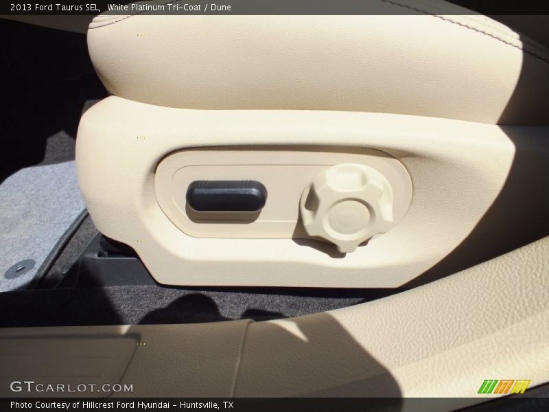 White Platinum Tri-Coat / Dune 2013 Ford Taurus SEL