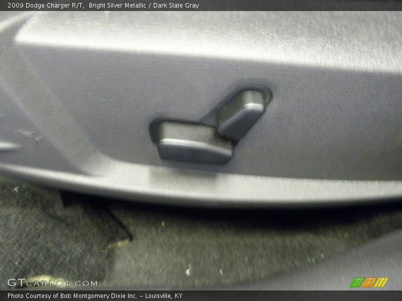 Bright Silver Metallic / Dark Slate Gray 2009 Dodge Charger R/T