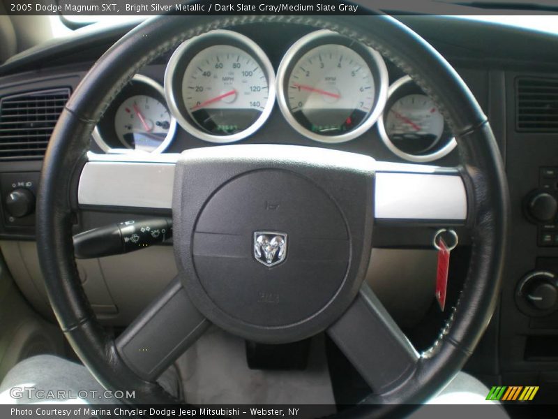 Bright Silver Metallic / Dark Slate Gray/Medium Slate Gray 2005 Dodge Magnum SXT