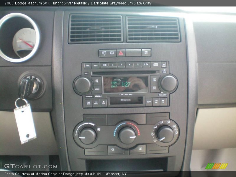Bright Silver Metallic / Dark Slate Gray/Medium Slate Gray 2005 Dodge Magnum SXT