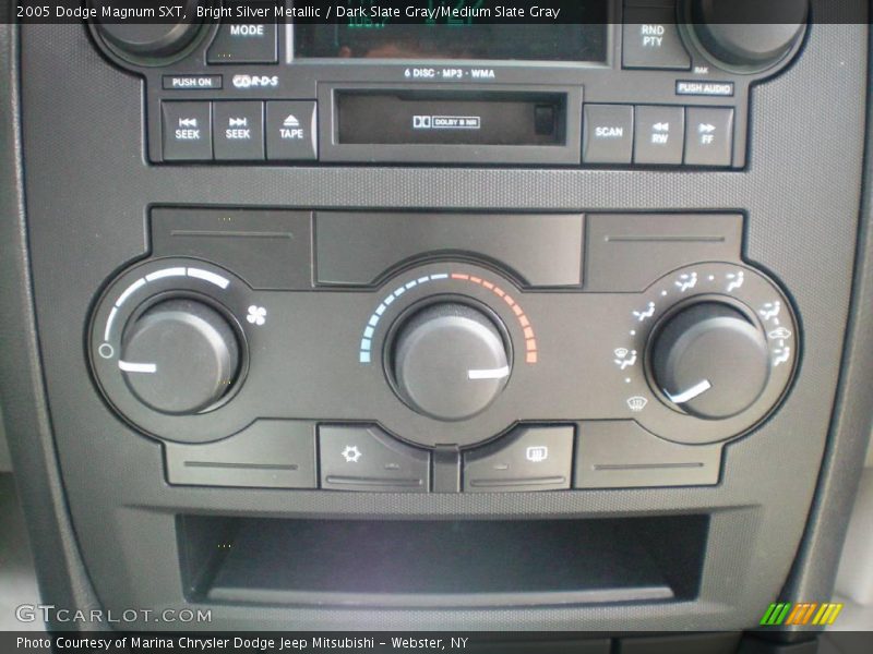 Bright Silver Metallic / Dark Slate Gray/Medium Slate Gray 2005 Dodge Magnum SXT