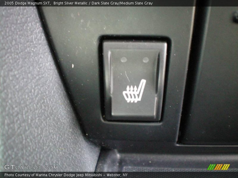 Bright Silver Metallic / Dark Slate Gray/Medium Slate Gray 2005 Dodge Magnum SXT