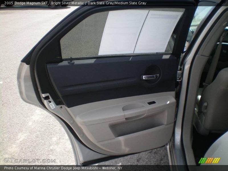 Bright Silver Metallic / Dark Slate Gray/Medium Slate Gray 2005 Dodge Magnum SXT