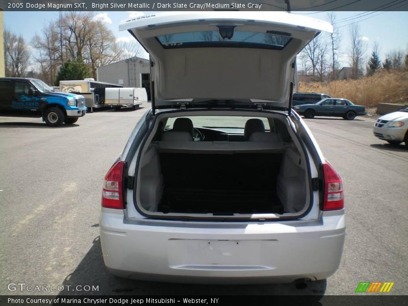 Bright Silver Metallic / Dark Slate Gray/Medium Slate Gray 2005 Dodge Magnum SXT