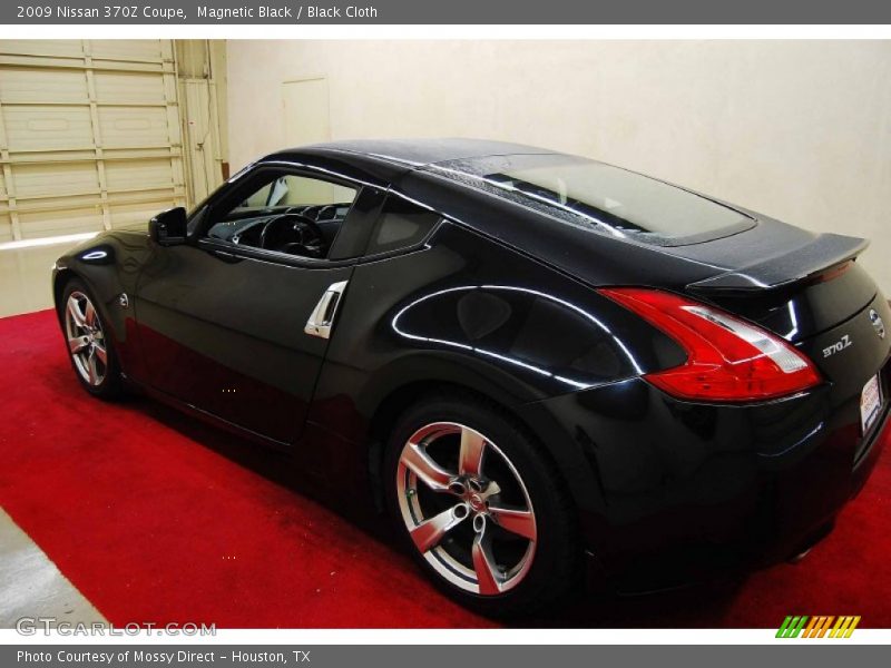 Magnetic Black / Black Cloth 2009 Nissan 370Z Coupe