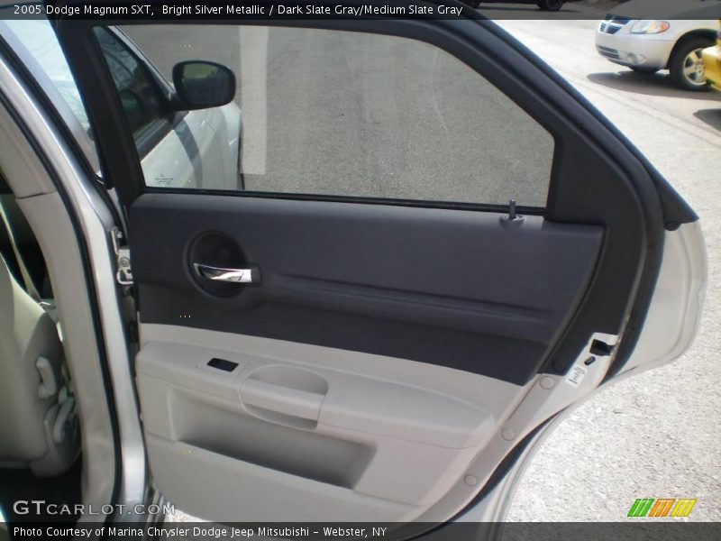 Bright Silver Metallic / Dark Slate Gray/Medium Slate Gray 2005 Dodge Magnum SXT