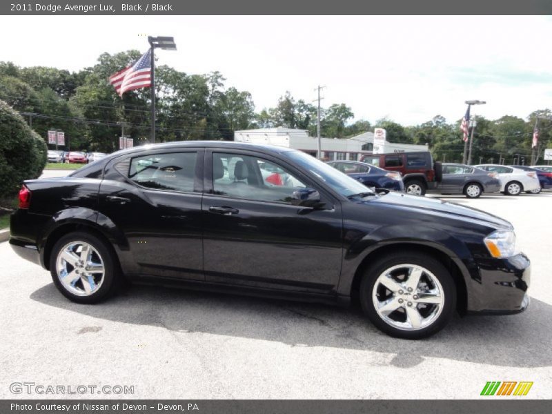 Black / Black 2011 Dodge Avenger Lux