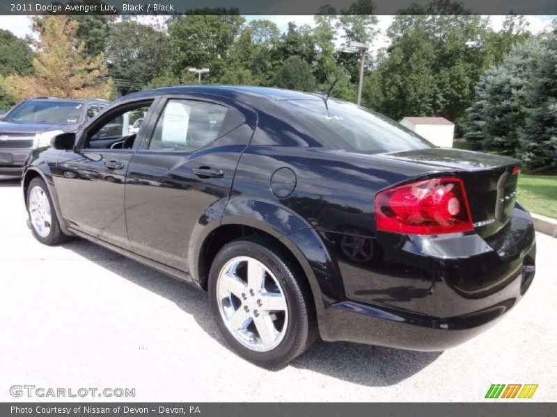 Black / Black 2011 Dodge Avenger Lux