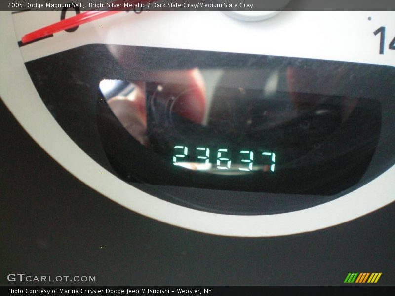 Bright Silver Metallic / Dark Slate Gray/Medium Slate Gray 2005 Dodge Magnum SXT