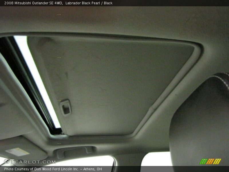 Labrador Black Pearl / Black 2008 Mitsubishi Outlander SE 4WD