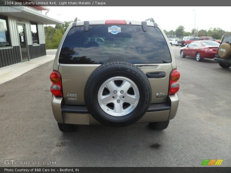 Light Khaki Metallic / Taupe 2004 Jeep Liberty Limited 4x4