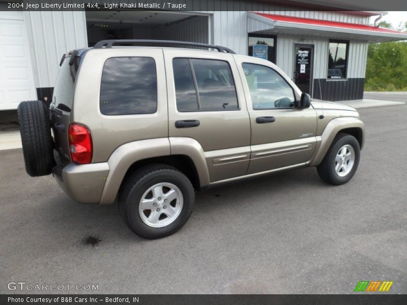 Light Khaki Metallic / Taupe 2004 Jeep Liberty Limited 4x4