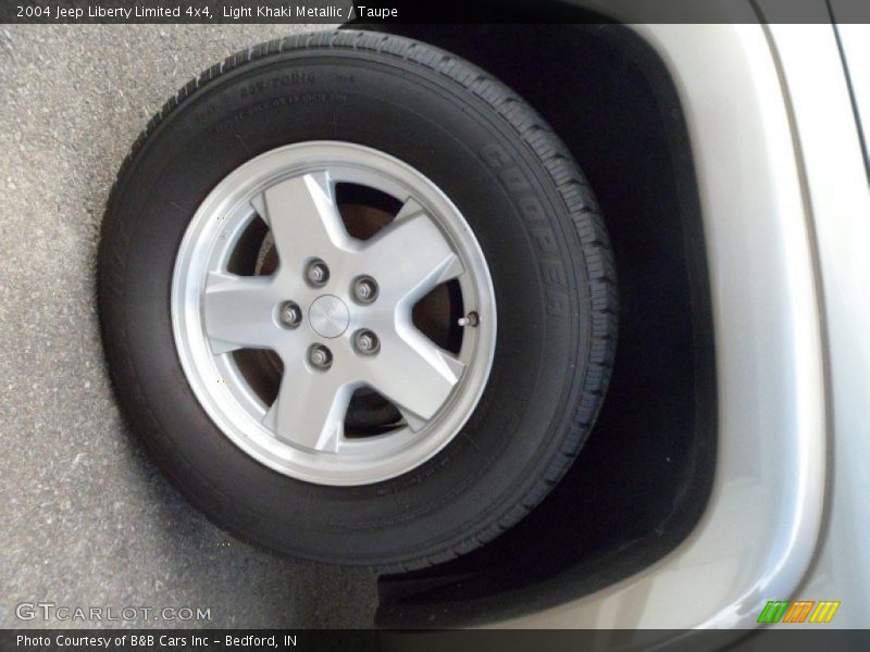 Light Khaki Metallic / Taupe 2004 Jeep Liberty Limited 4x4