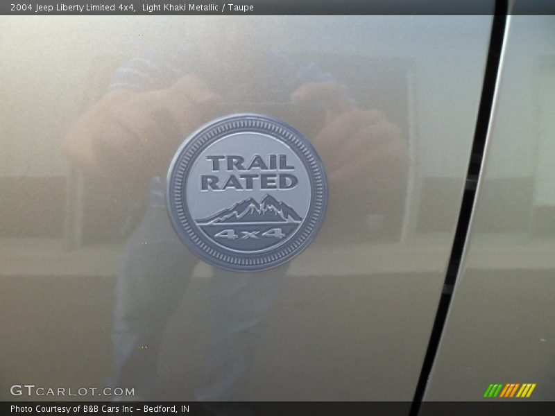 Light Khaki Metallic / Taupe 2004 Jeep Liberty Limited 4x4