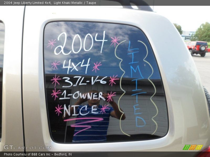 Light Khaki Metallic / Taupe 2004 Jeep Liberty Limited 4x4