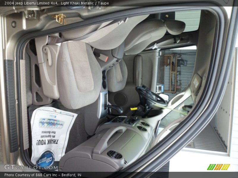 Light Khaki Metallic / Taupe 2004 Jeep Liberty Limited 4x4