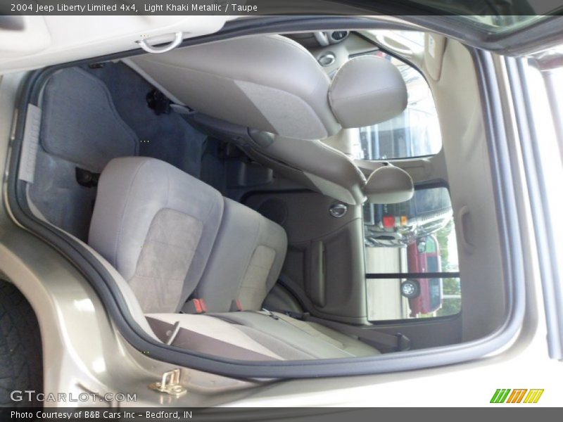Light Khaki Metallic / Taupe 2004 Jeep Liberty Limited 4x4