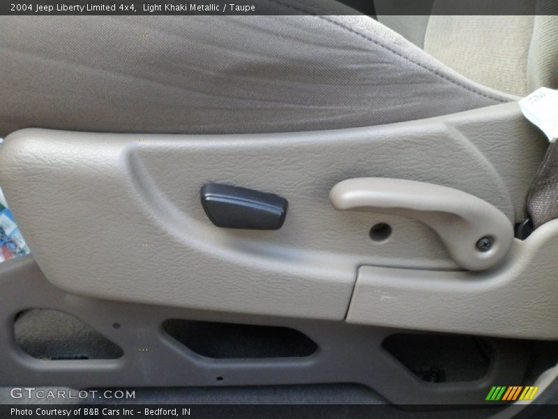 Light Khaki Metallic / Taupe 2004 Jeep Liberty Limited 4x4