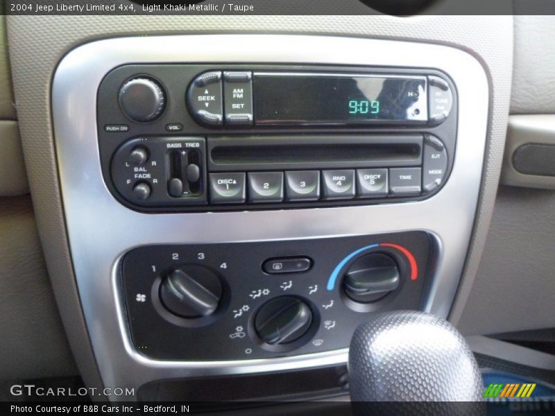 Light Khaki Metallic / Taupe 2004 Jeep Liberty Limited 4x4