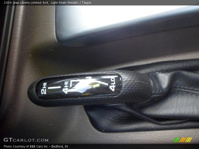 Light Khaki Metallic / Taupe 2004 Jeep Liberty Limited 4x4