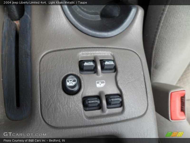 Light Khaki Metallic / Taupe 2004 Jeep Liberty Limited 4x4